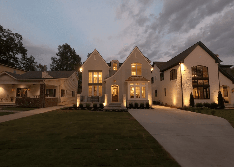 casa en Home South Custom Homes por Home South Custom Homes