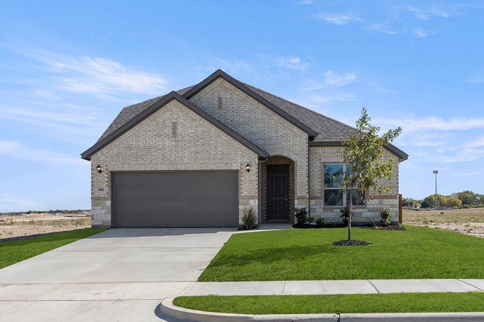 120 Whistling Duck Drive. Balch Springs, TX 75181