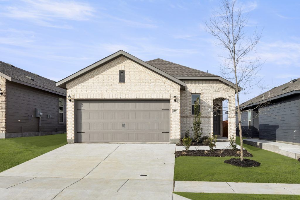 1922 Castle Creek Trail. Blue Ridge, TX 75424