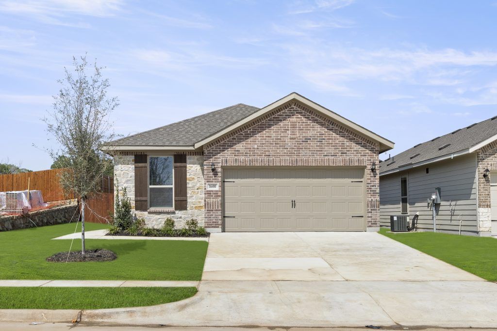 Hickory - Keeneland: Aubrey, Texas - Impression Homes