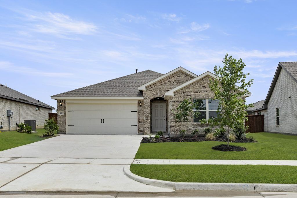 213 Wintergrass Drive. Waxahachie, TX 75165
