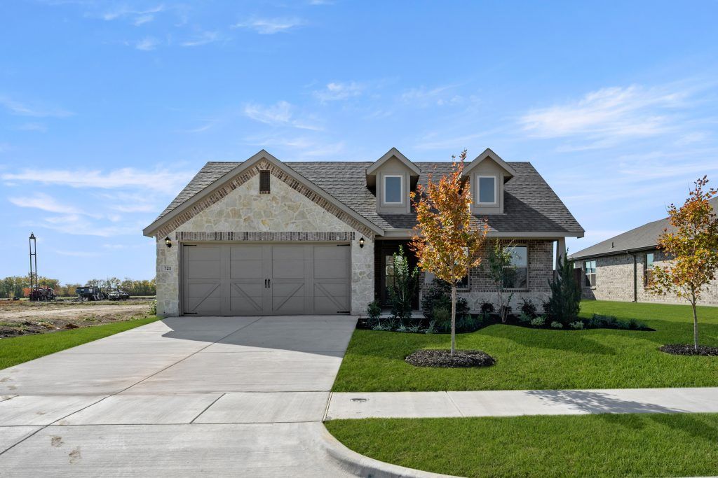 213 Wintergrass Drive. Waxahachie, TX 75165
