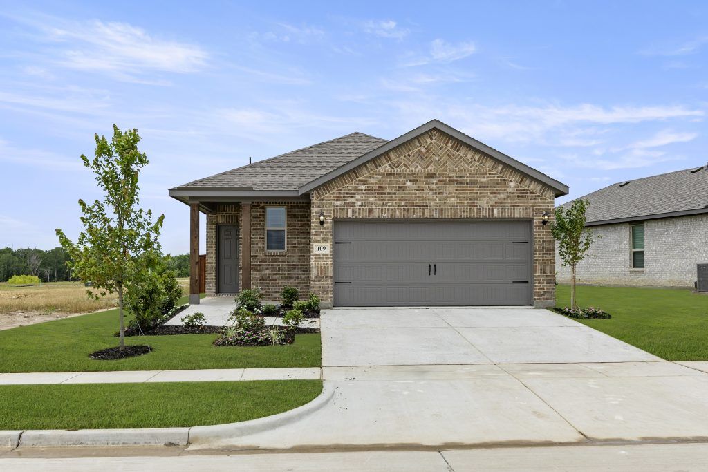 111 Aston Way. Terrell, TX 75160