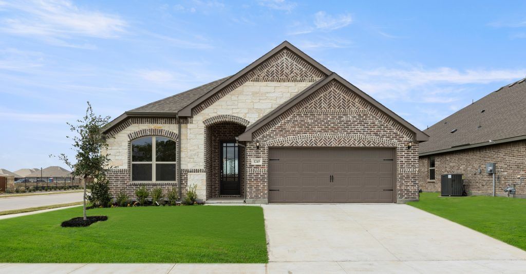 1010 Longbow Trail. Justin, TX 76247