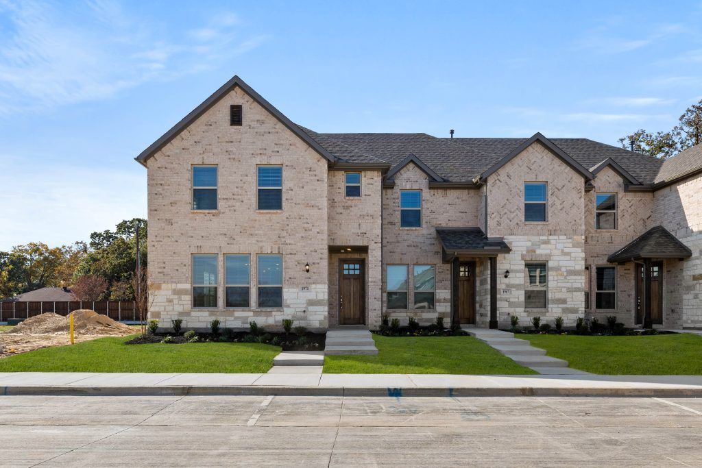 3076 Tall Pine Lane. Corinth, TX 76210