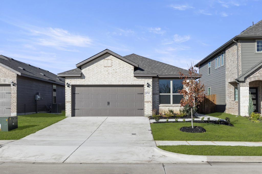 1922 Castle Creek Trail. Blue Ridge, TX 75424