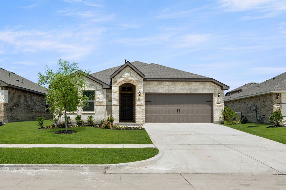 213 Wintergrass Drive. Waxahachie, TX 75165