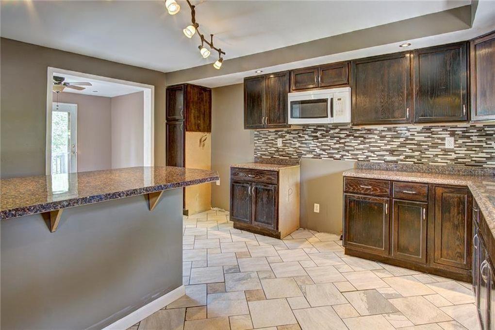 casa en Benjamin Street Development por Irwin Contracting Custom Homes