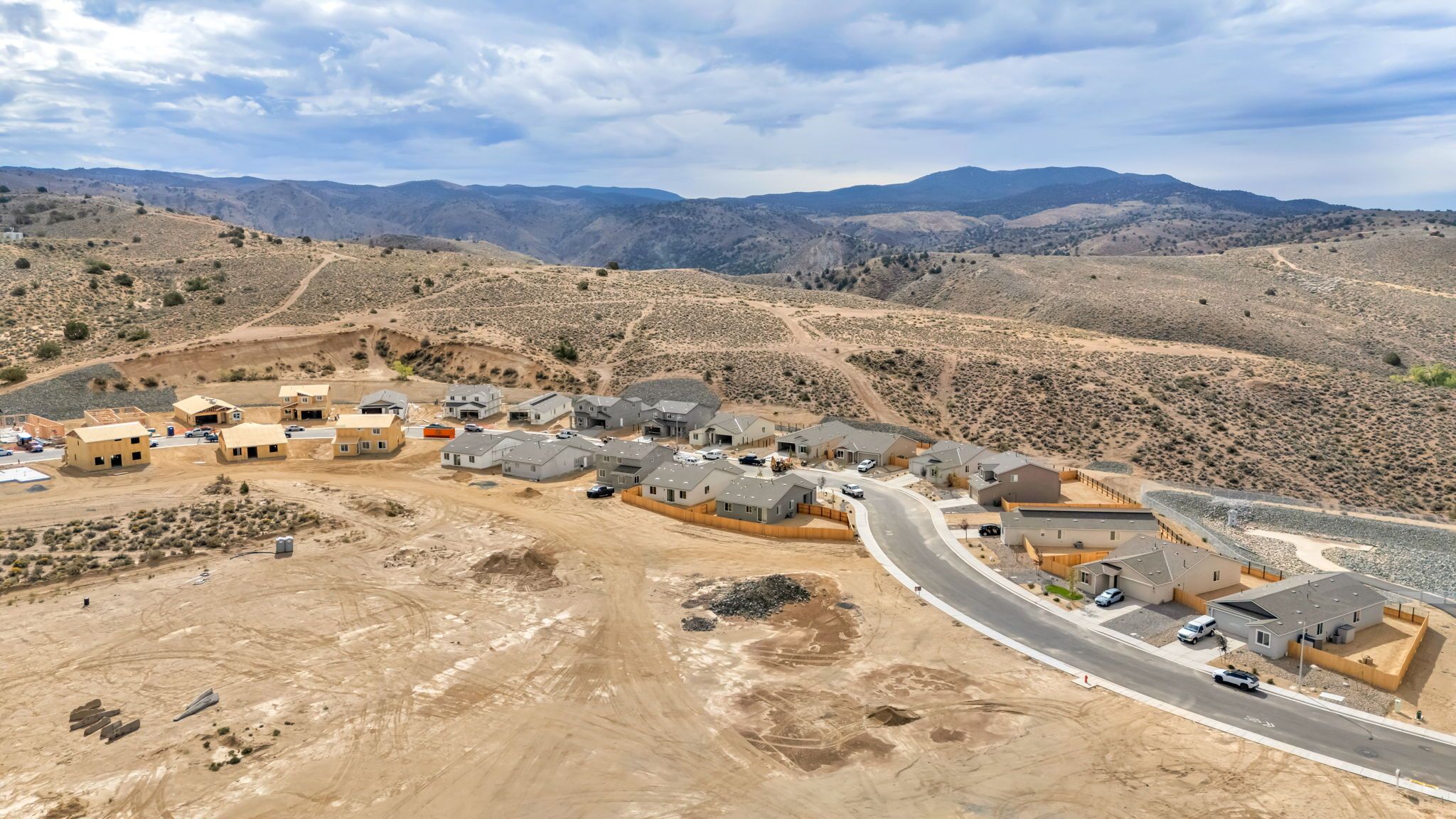 casa en Floral Grove at Timberline Crossing por Jenuane Communities