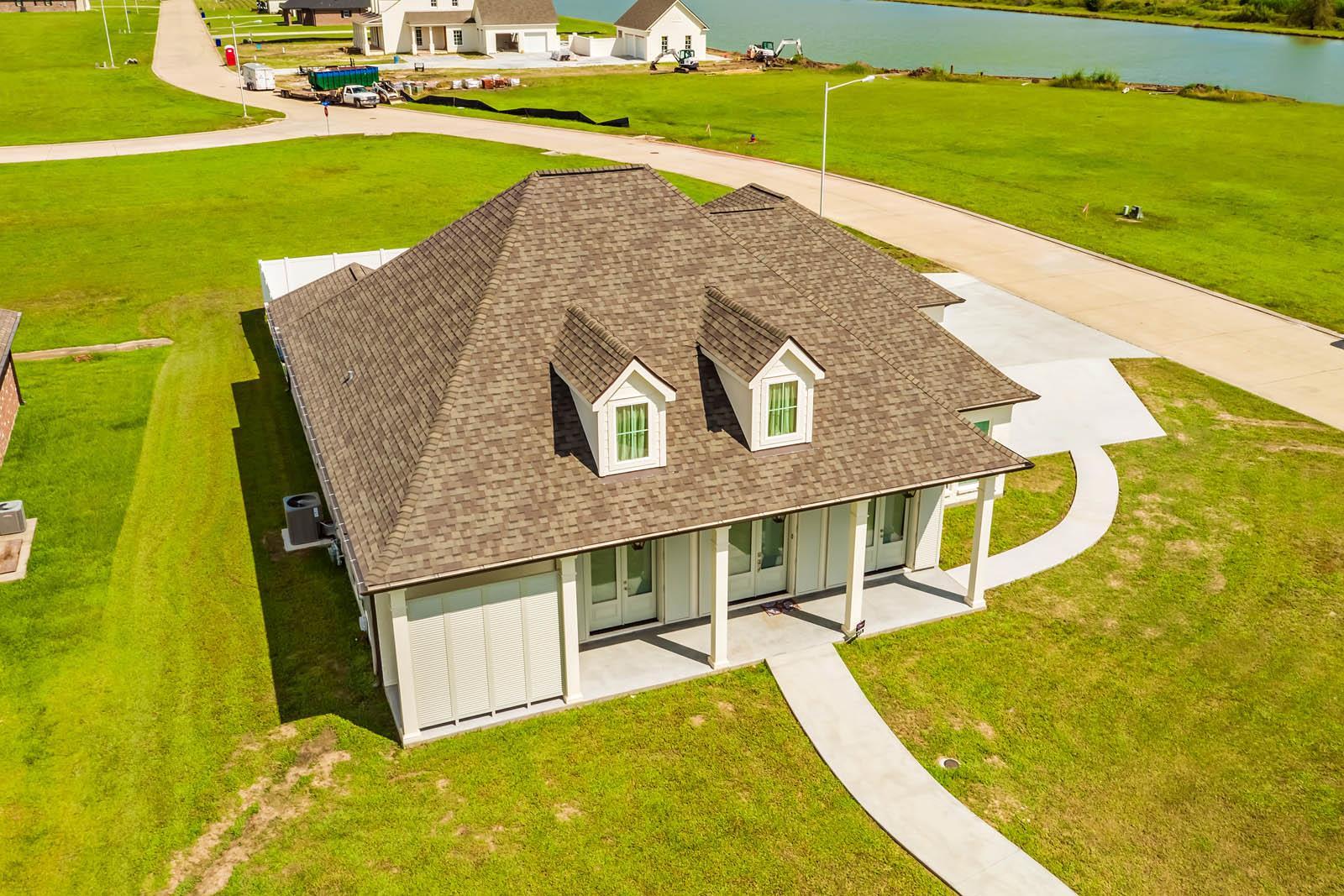Sugar Ridge por Jon Rutter Builders en Lafayette Louisiana