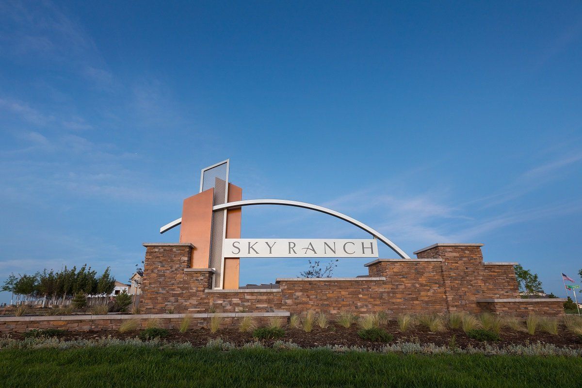 casa en Sky Ranch Villas por KB Home