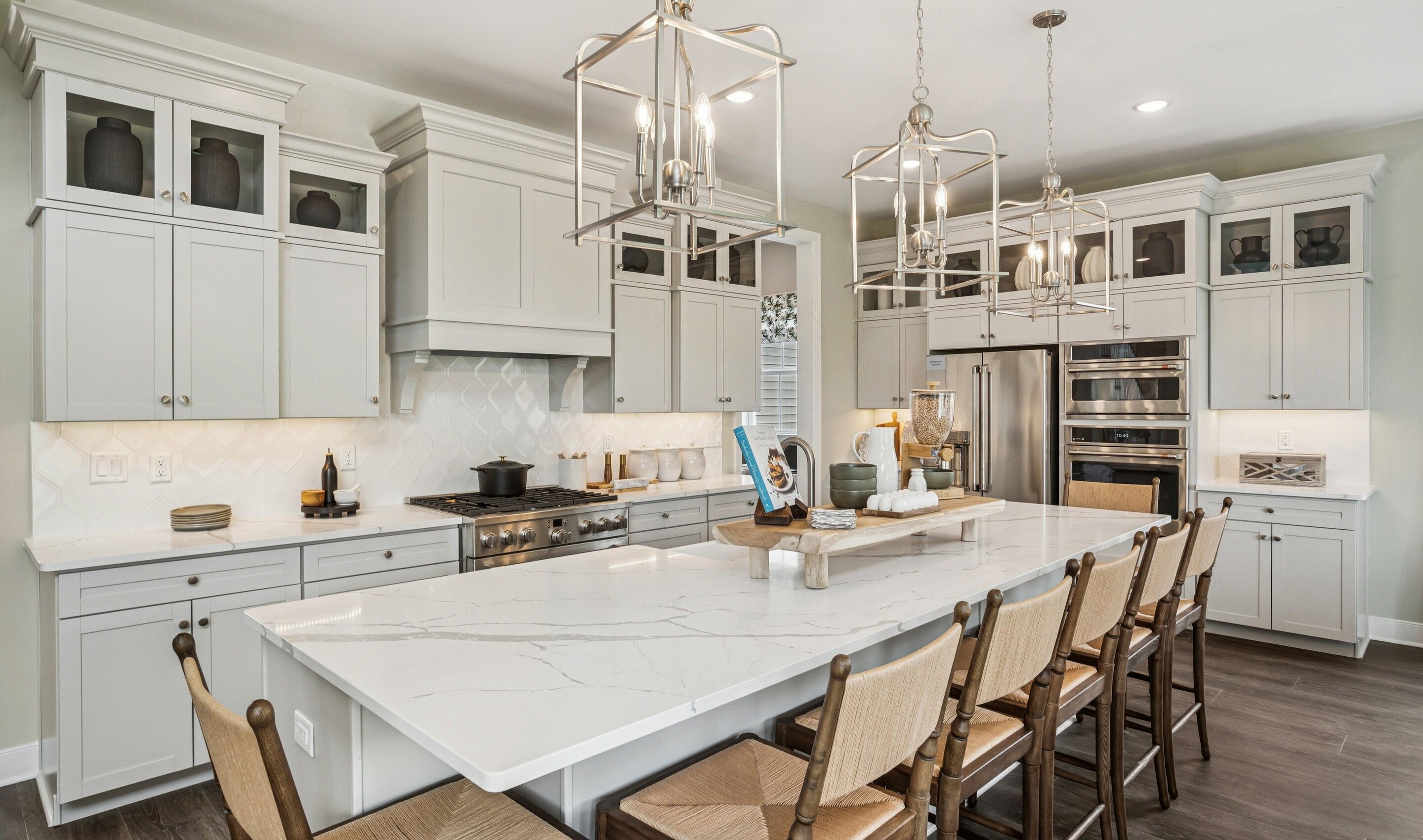 Kitchen with quartz countertop
