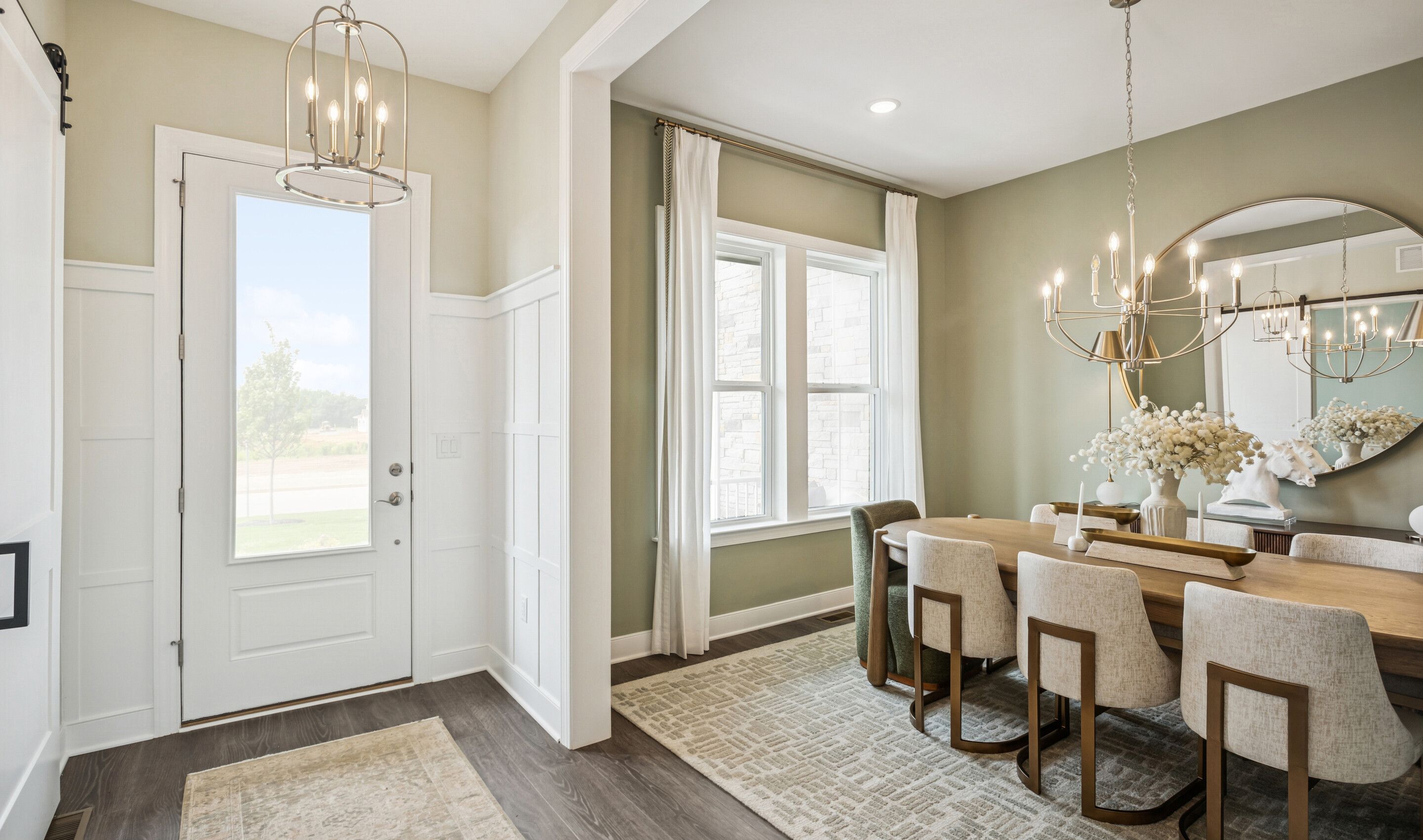 Foyer with decorative feature wall