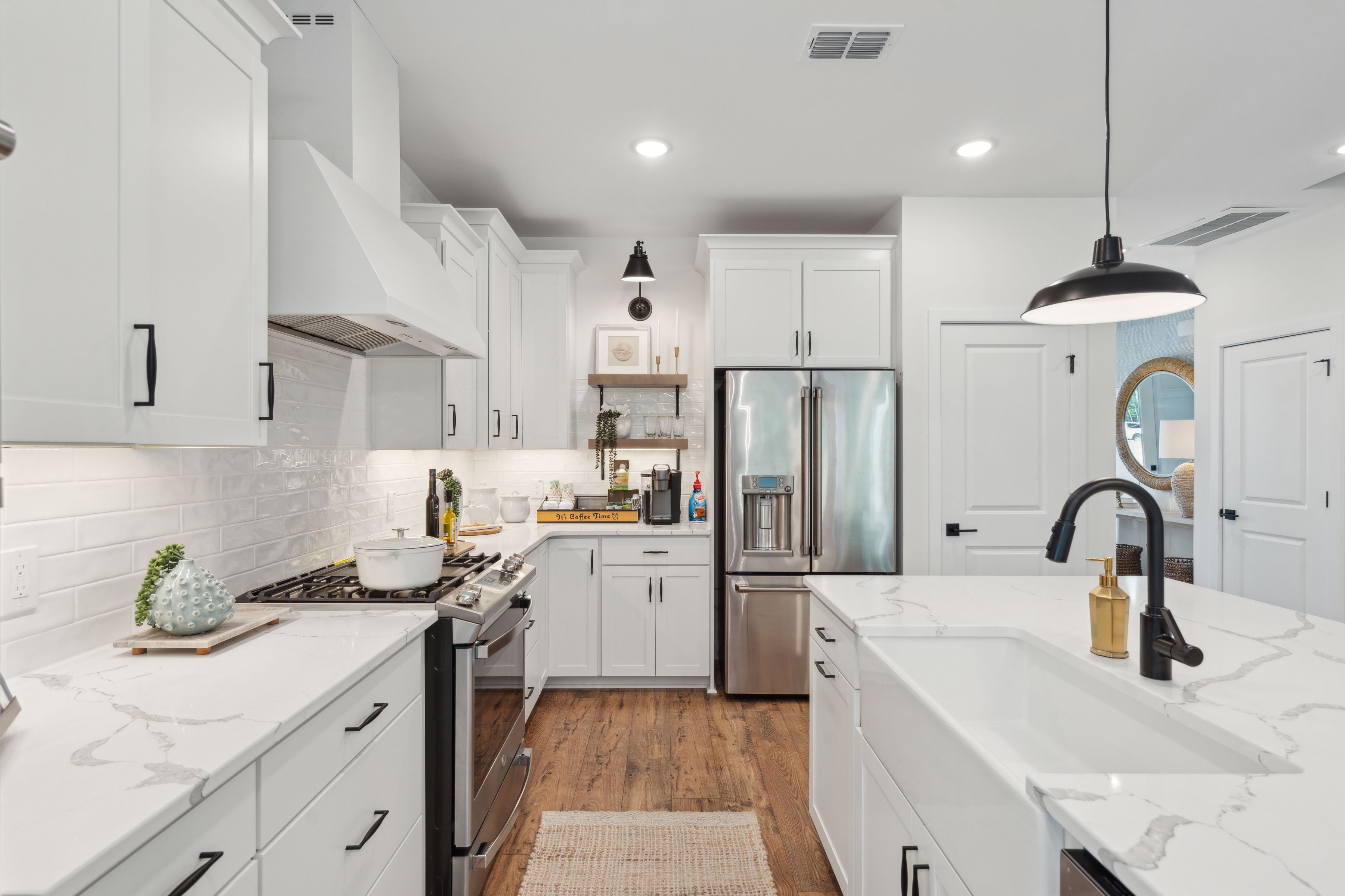 Kitchen with matte black finishes