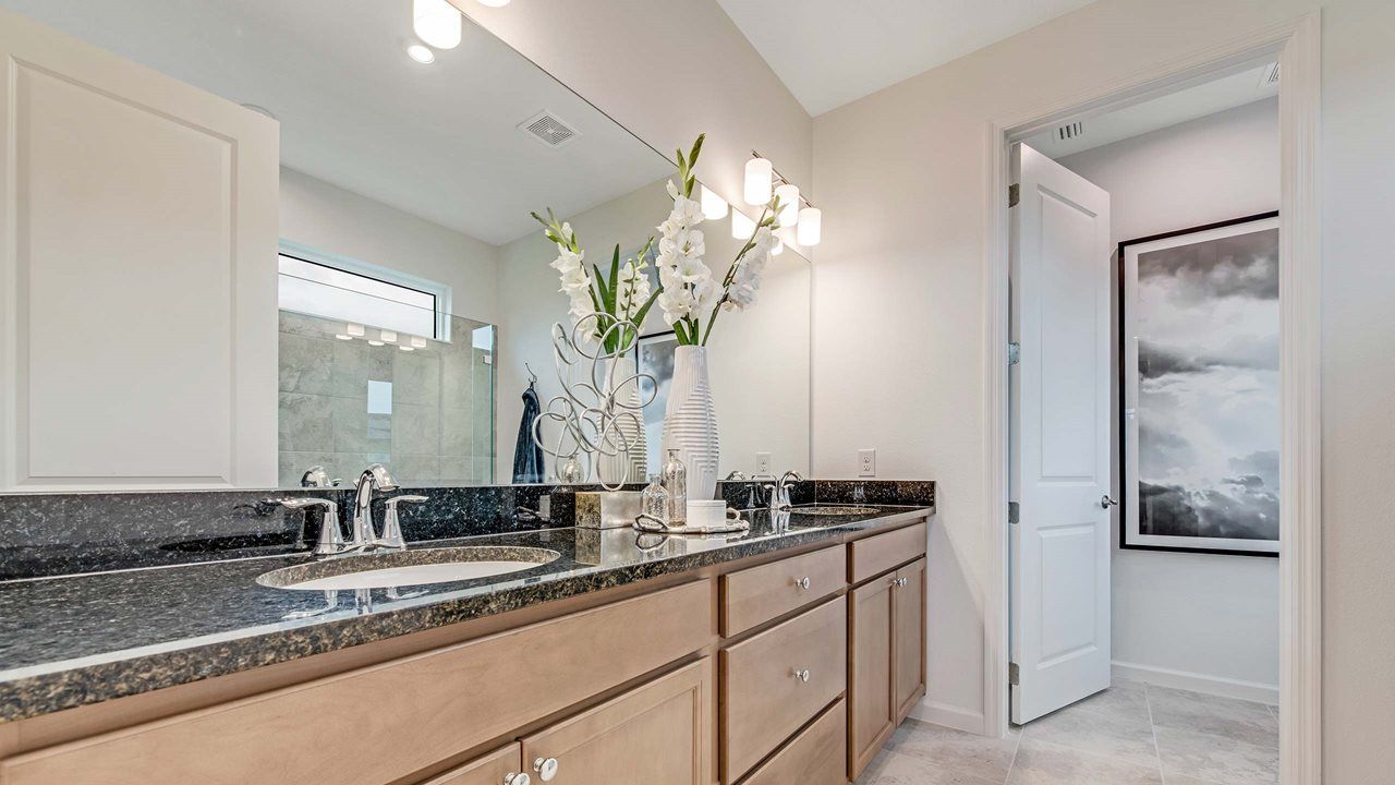 Bailey Model | Owner's Bath