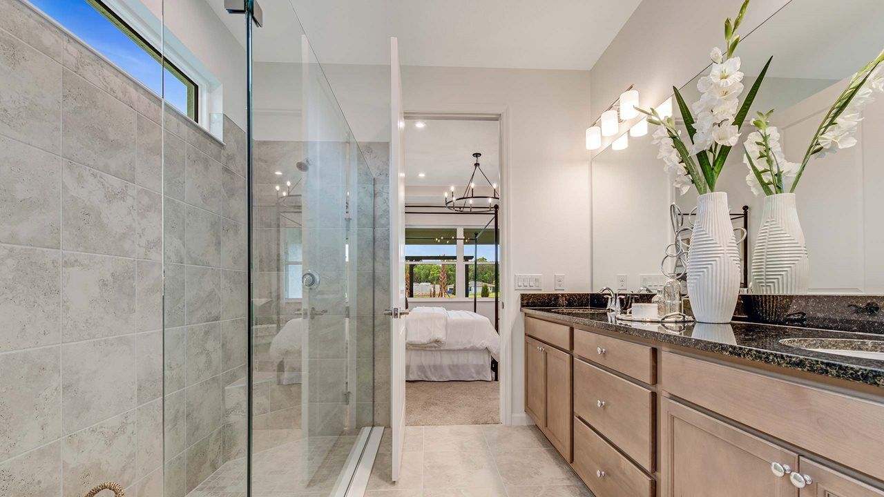 Bailey Model | Owner's Bath