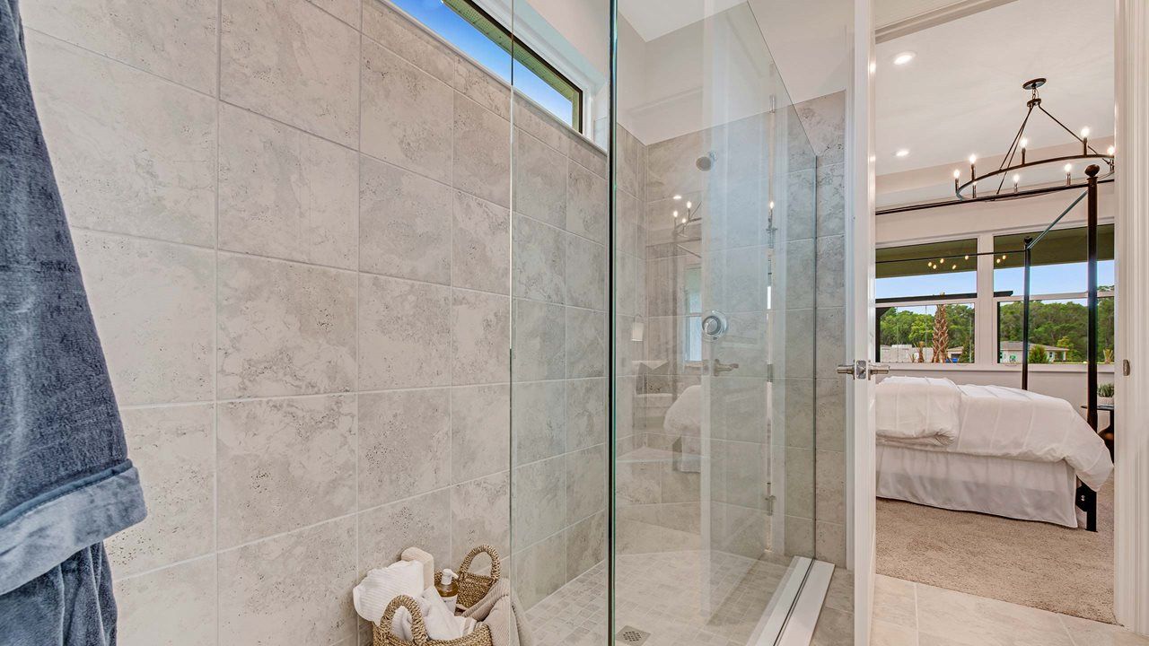 Bailey Model | Owner's Bath