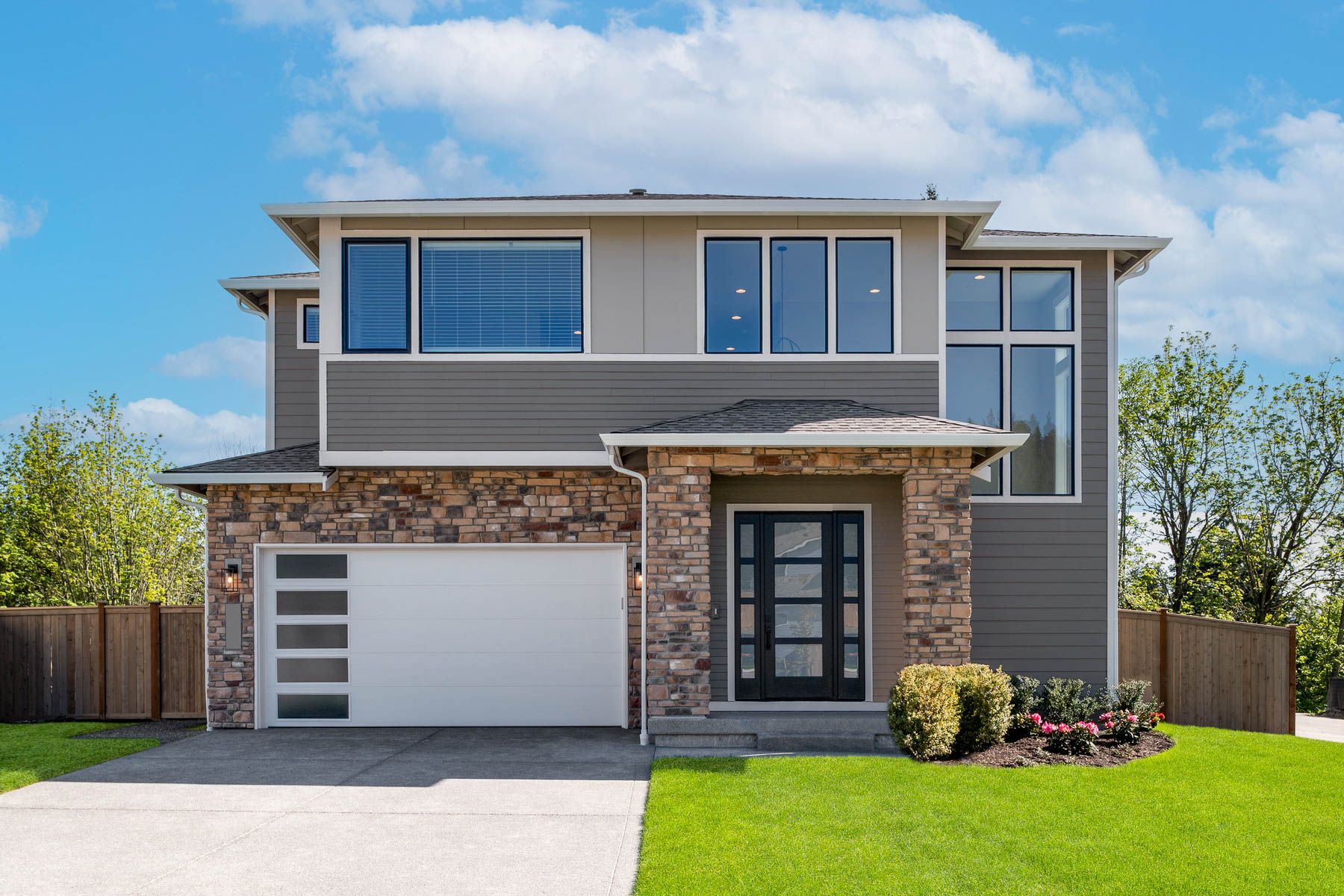 Falcon Ridge por Terrata Homes en Tacoma Washington