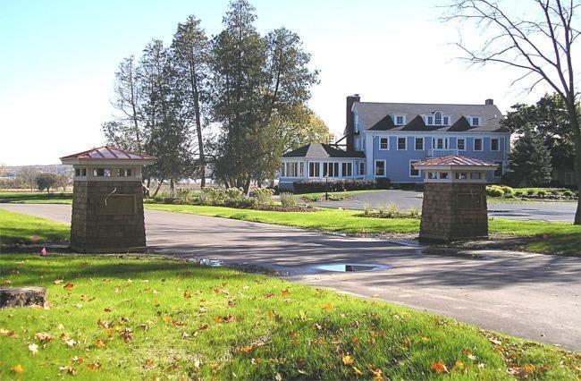 The Reserve por Lowell Custom Homes en Racine Wisconsin
