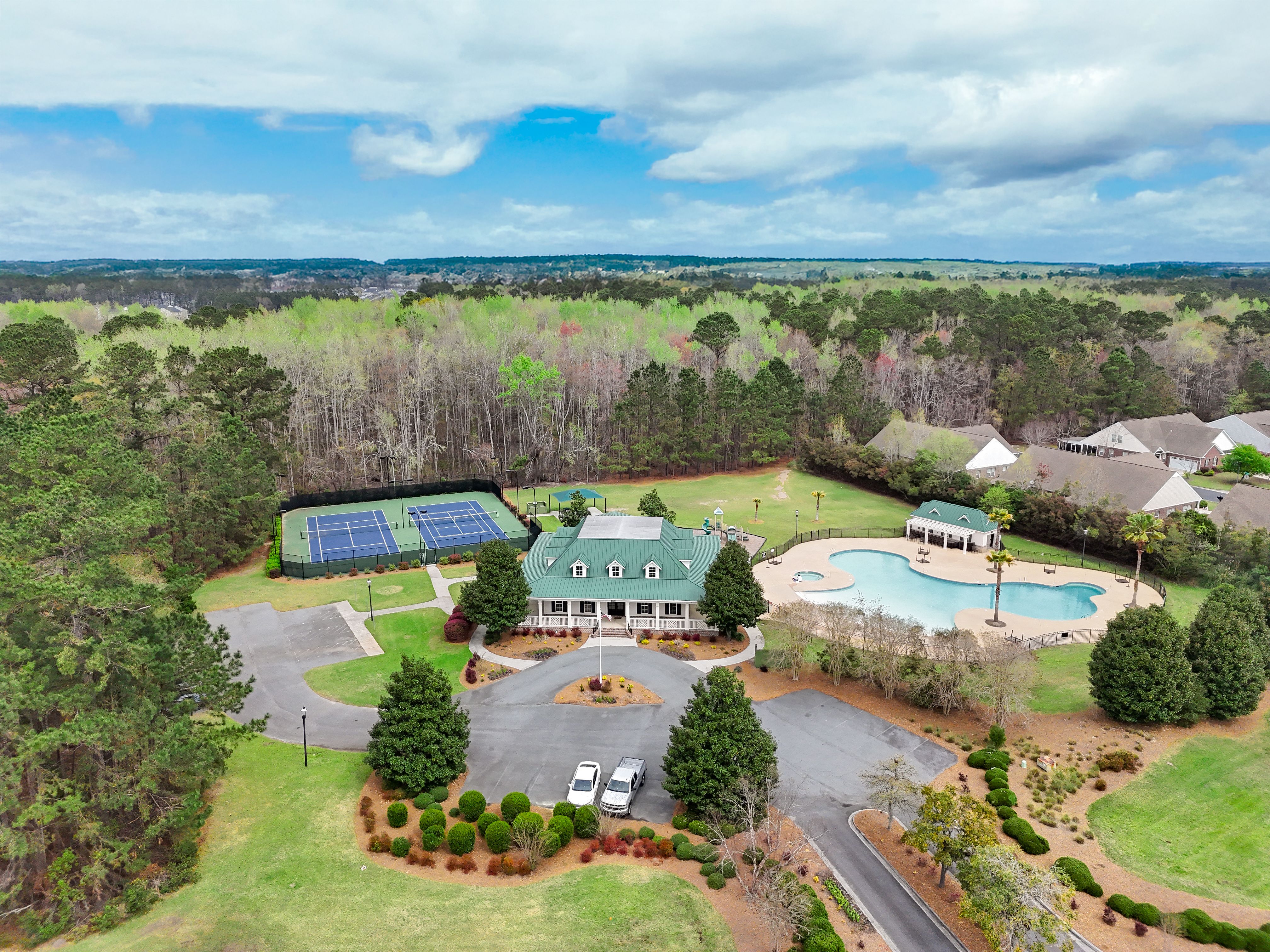 casa en The Cove at Forest Lakes por Landmark 24 Homes