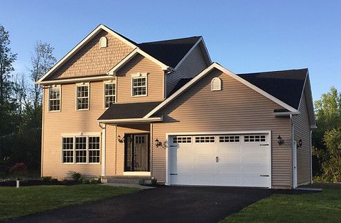 Larabell Custom-Built Homes por Larabell Custom-Built Homes en Buffalo-Niagara Falls New York