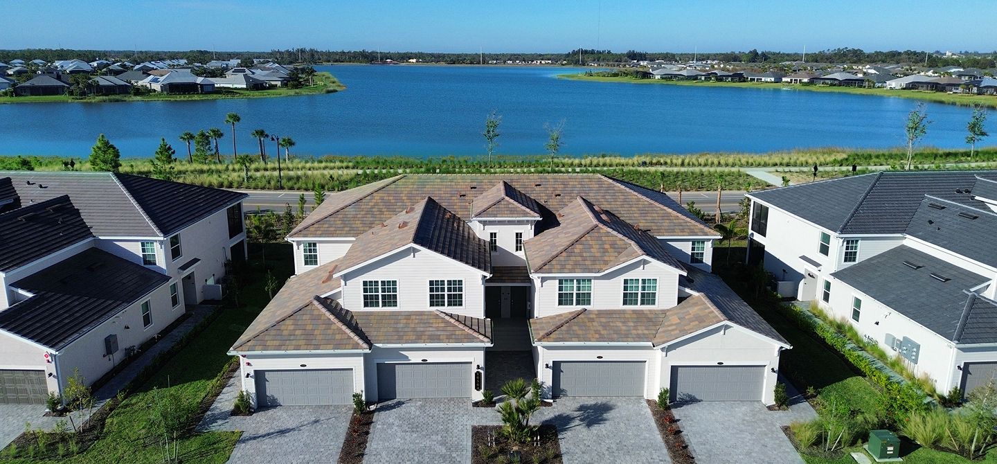 casa en Willowgreen at Babcock Ranch - Side Load Coach Homes por Lennar