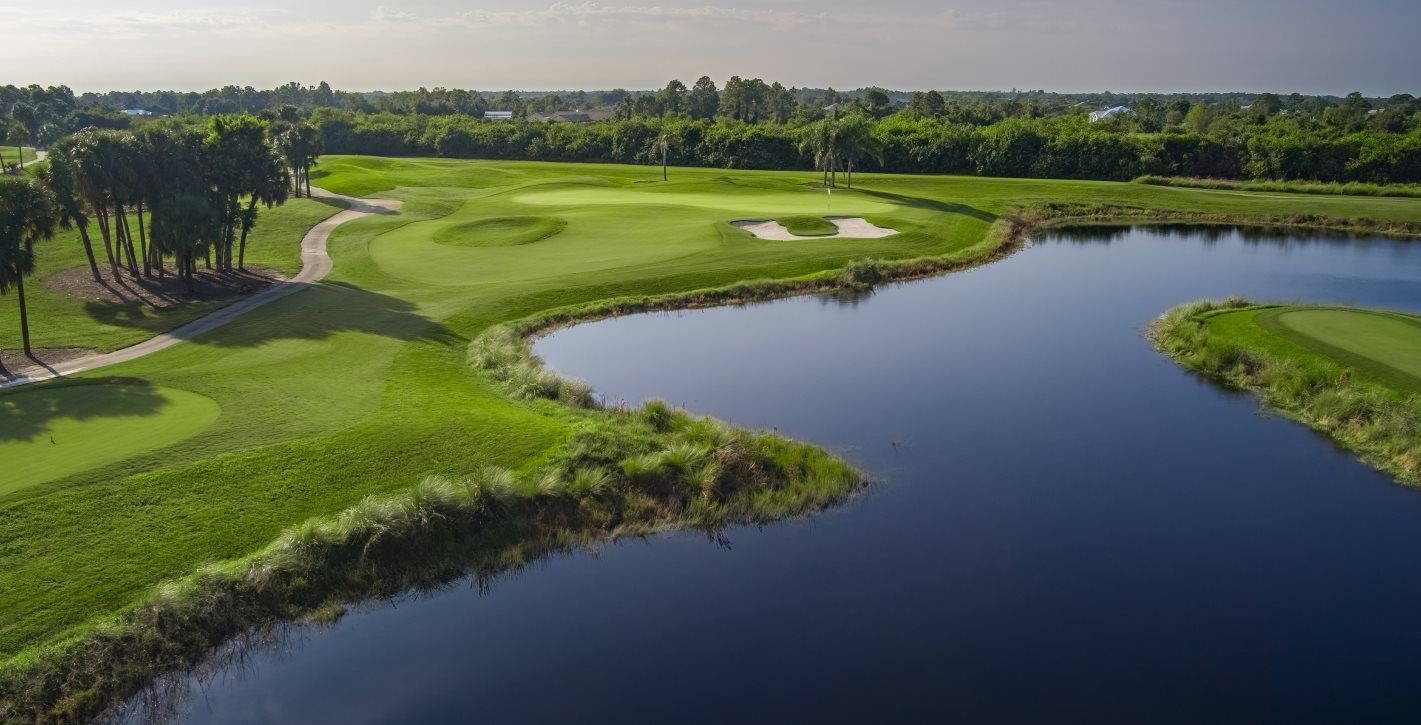 Nearby golf courses