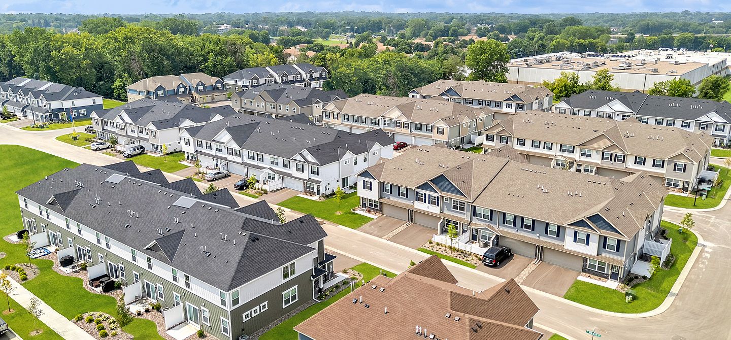 Pioneer Commons - Colonial Manor Collection