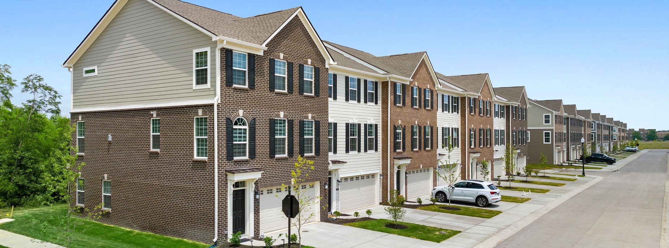 FL Townhomes Saratoga Village Streetscape