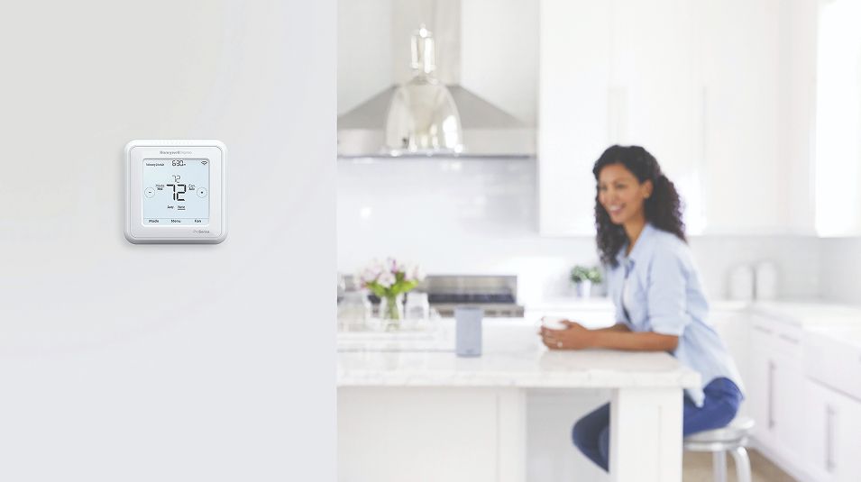 N Pic EI Honeywell T6 Pro Z Wave Kitchen Lifestyle Dev RT 1 31 26