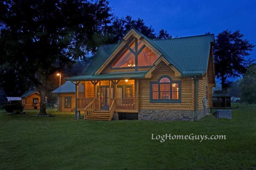casa en Log Home Guys LLC por Log Home Guys LLC