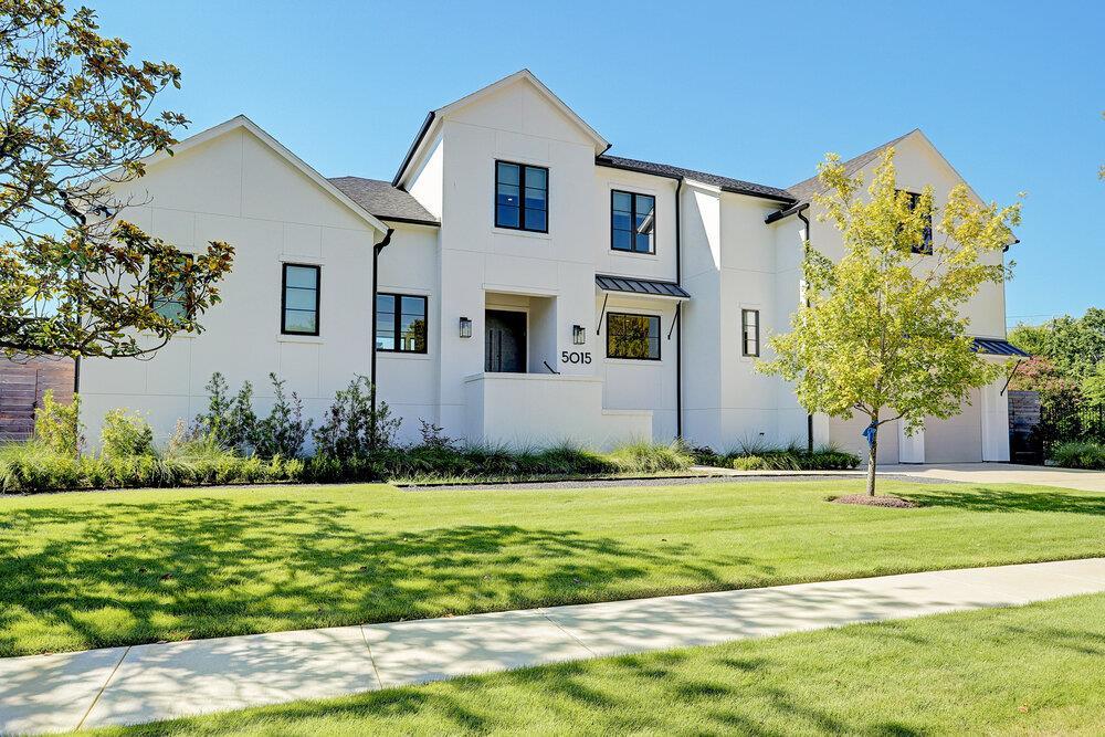 Loyd Russel Homes por Loyd Russel Homes en Houston Texas