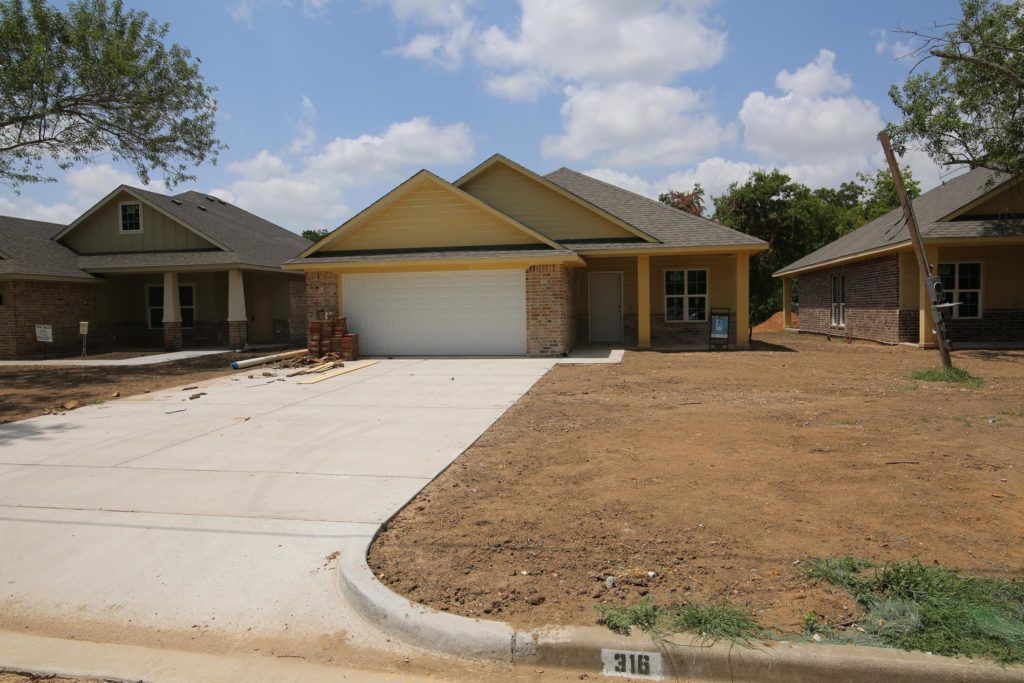 Luanne Butler Homes por Luanne Butler Homes en Waco Texas
