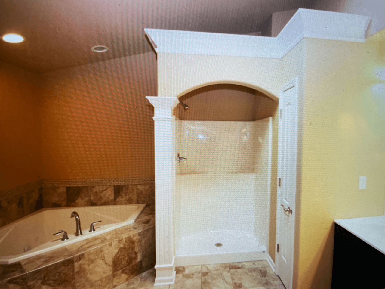 casa en Doubletree Lake Estates East por Luxor Homes