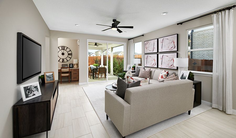 casa en Seasons at Rancho El Dorado IV por Richmond American Homes