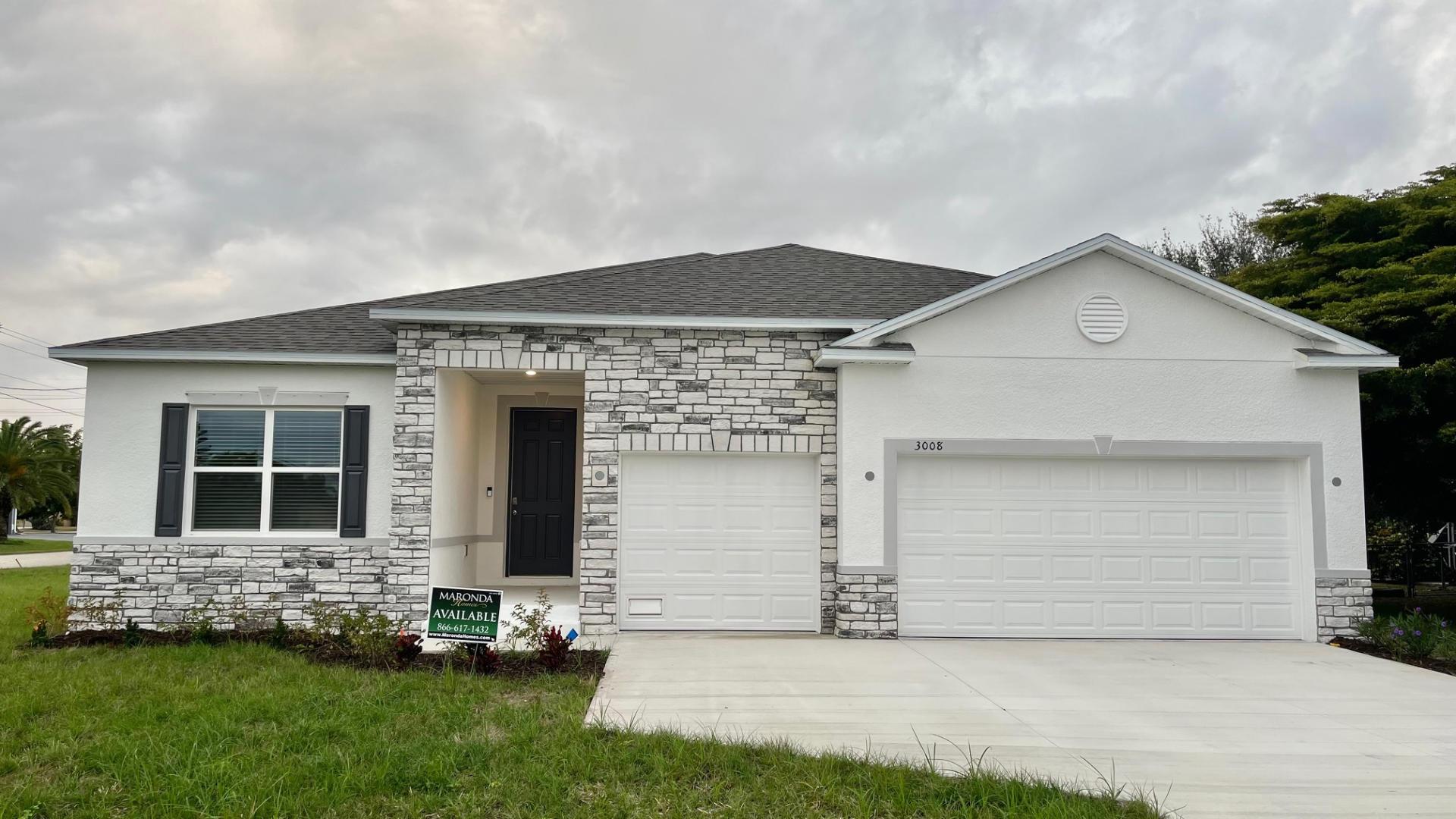 Cape Coral por Maronda Homes en Fort Myers Florida