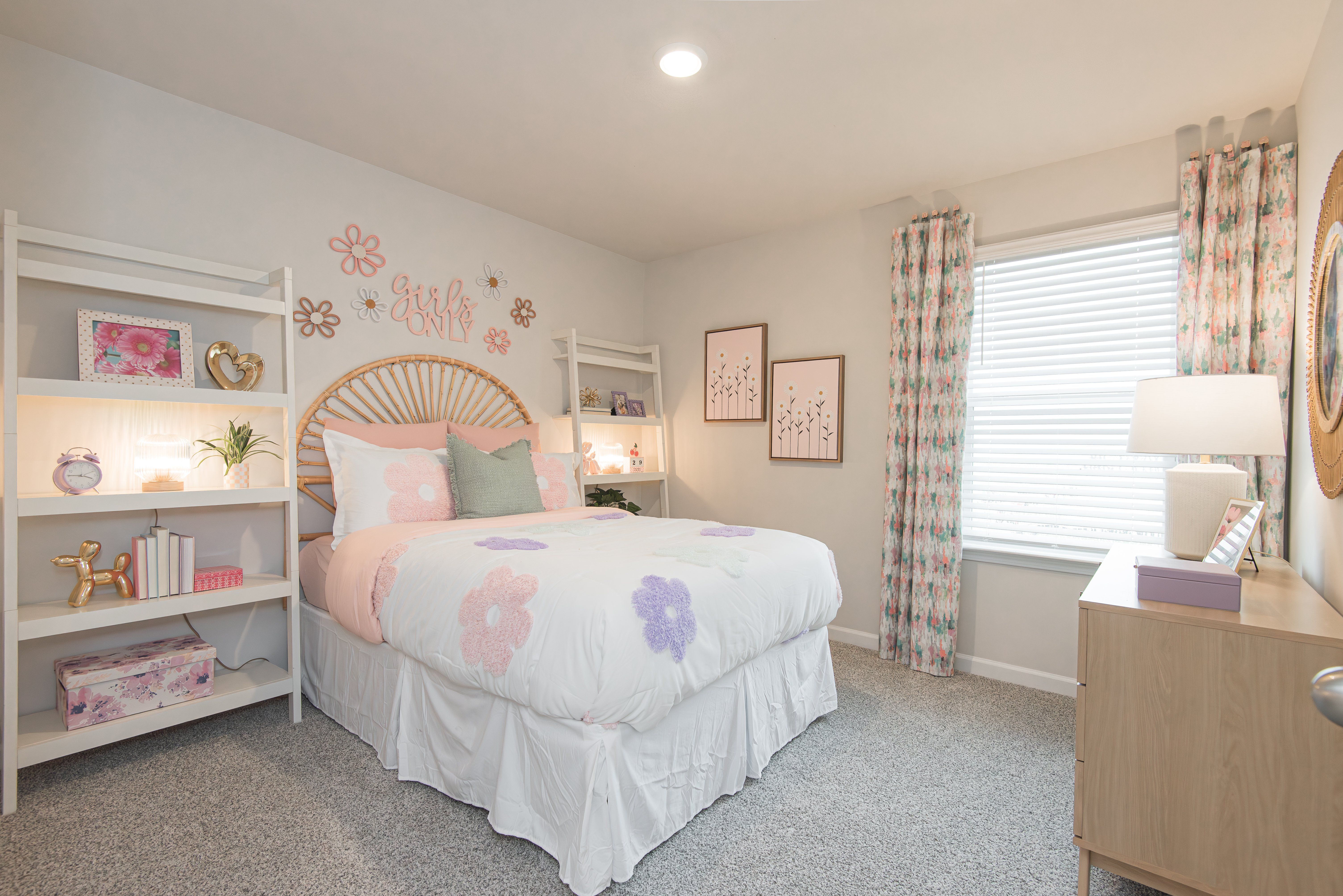 The Dakota floorplan with the Divine Gray interior package modeled at Ivey Township.