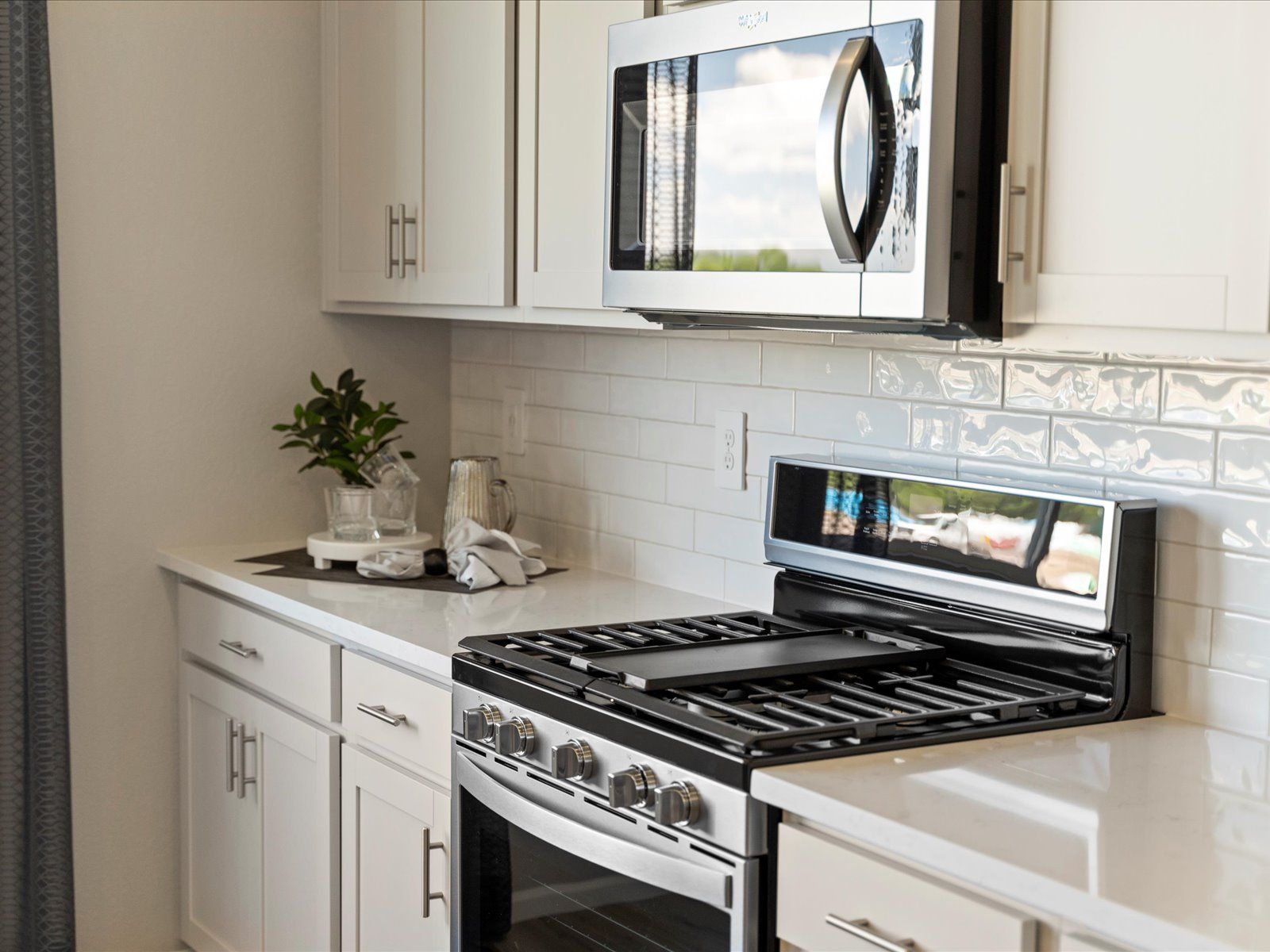 casa en Poudre Heights: The Lakes Collection por Meritage Homes