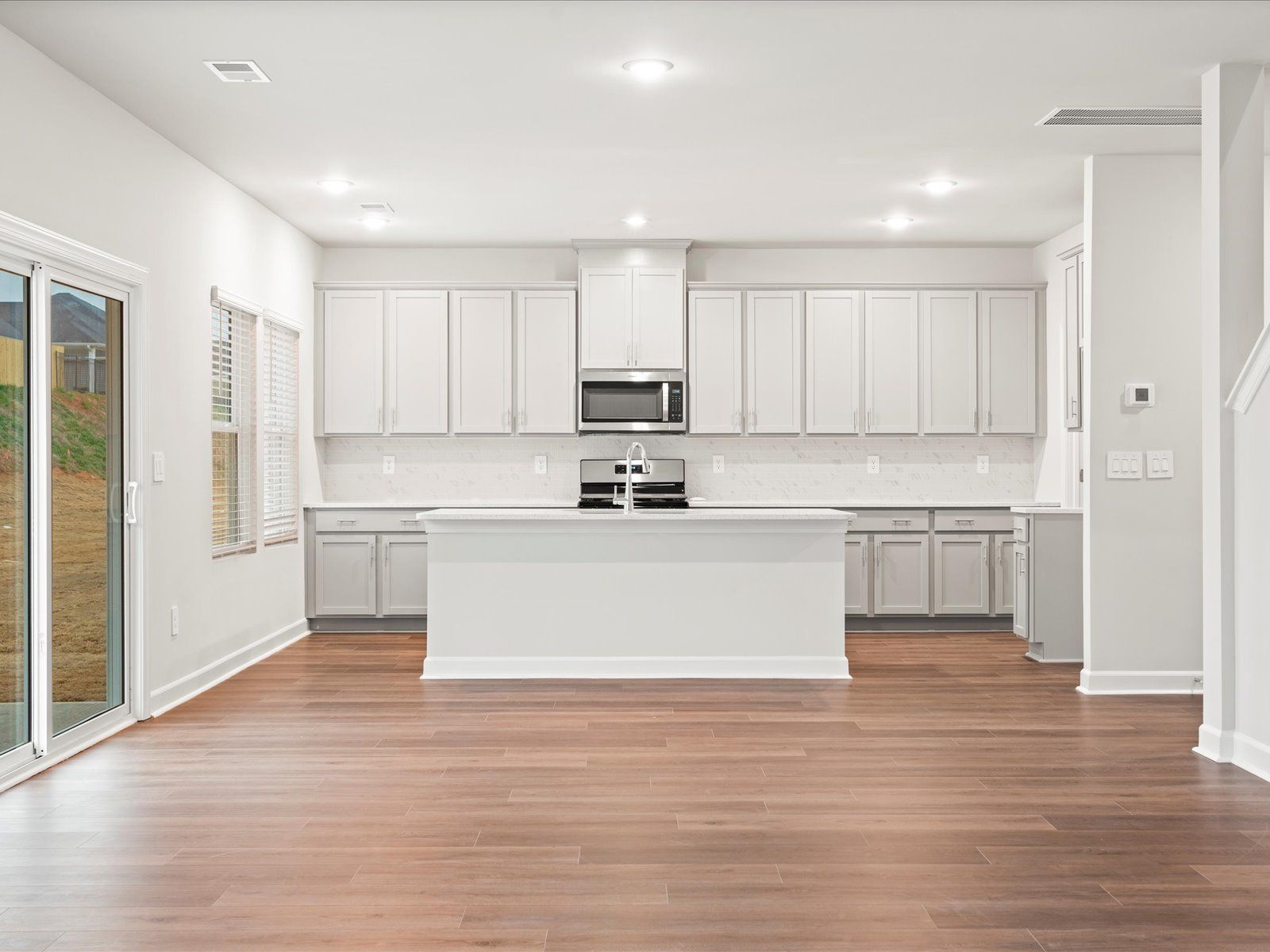 907 Rising Oak Court