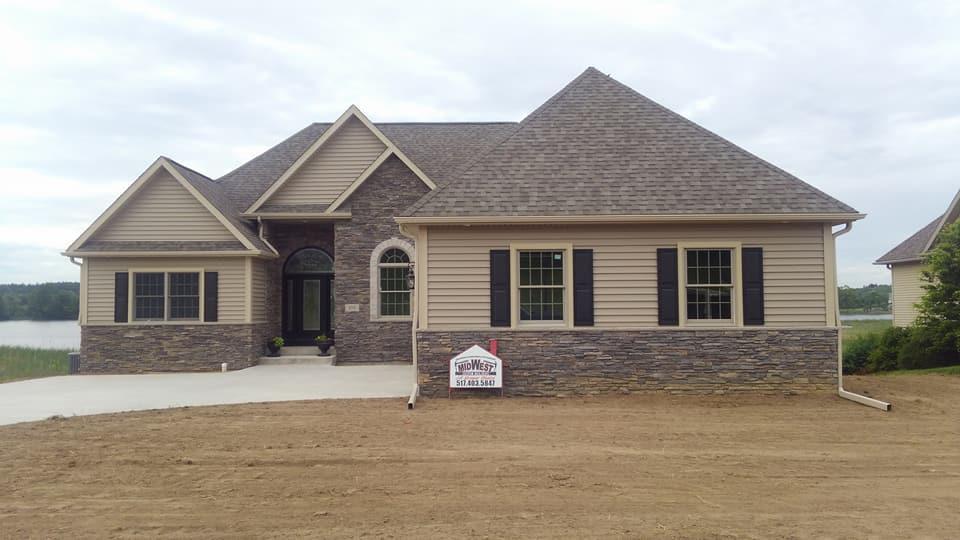 casa en Midwest Custom Builders por Midwest Custom Builders