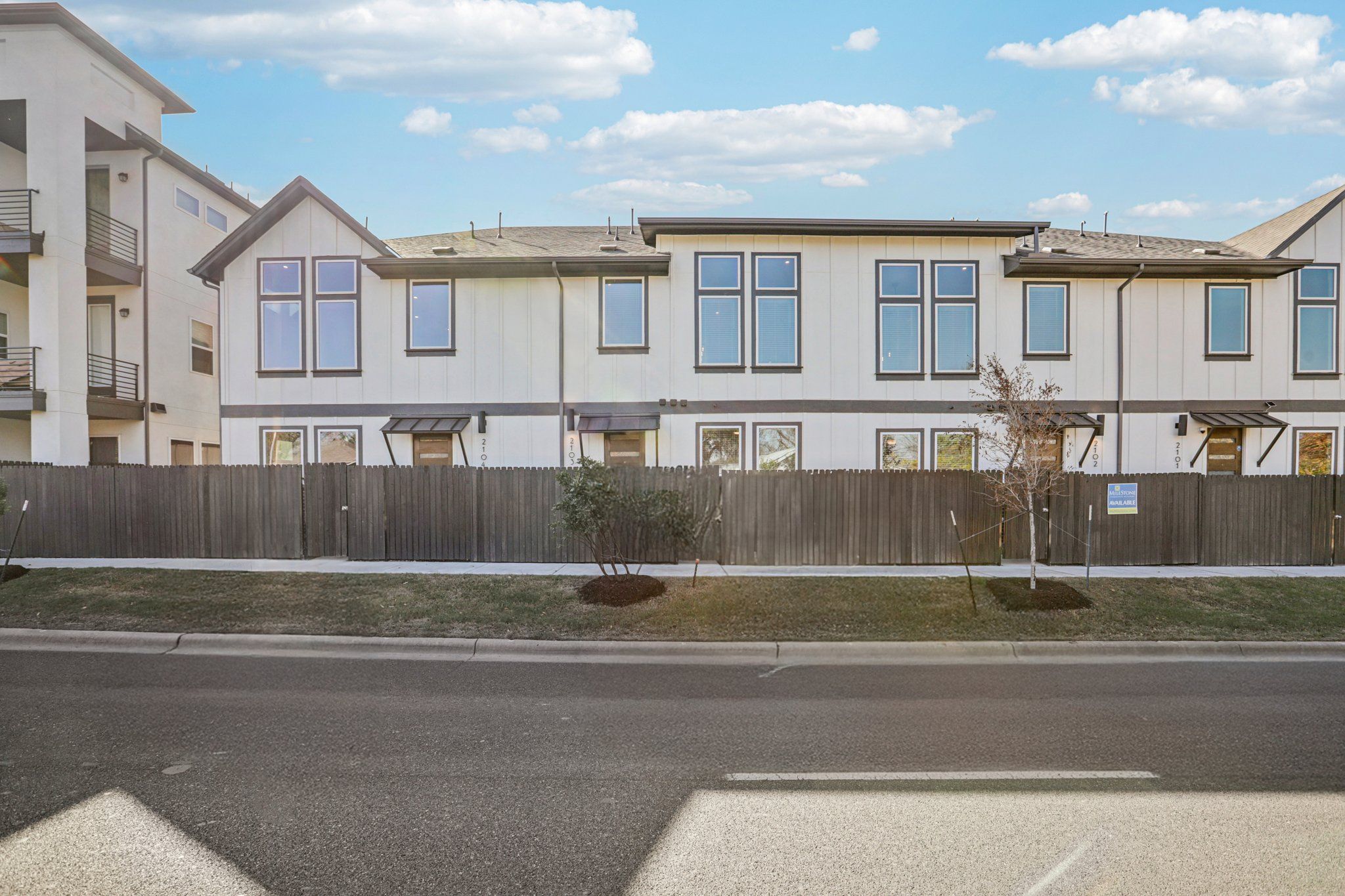 Rainey - Koenig Townhomes: Austin, Texas - Milestone Community Builders 