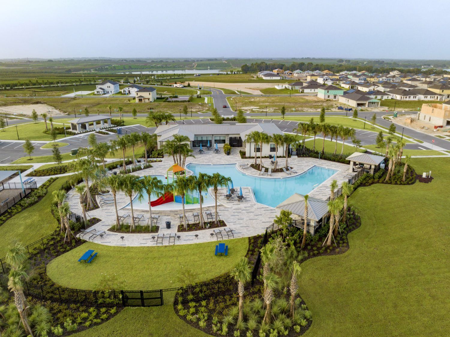 casa en Trinity Lakes por Risewell Homes