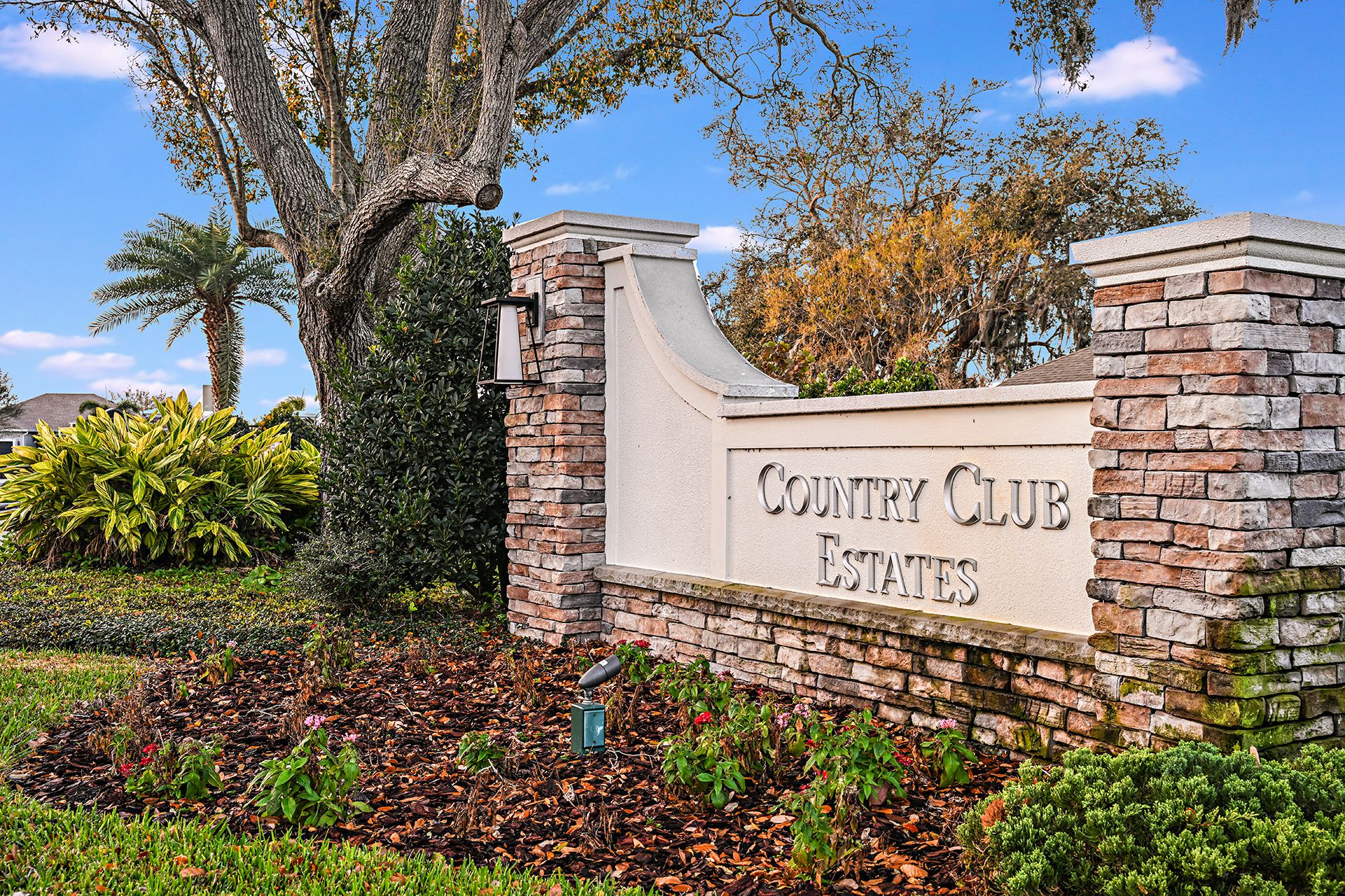 casa en Country Club Estates por Risewell Homes