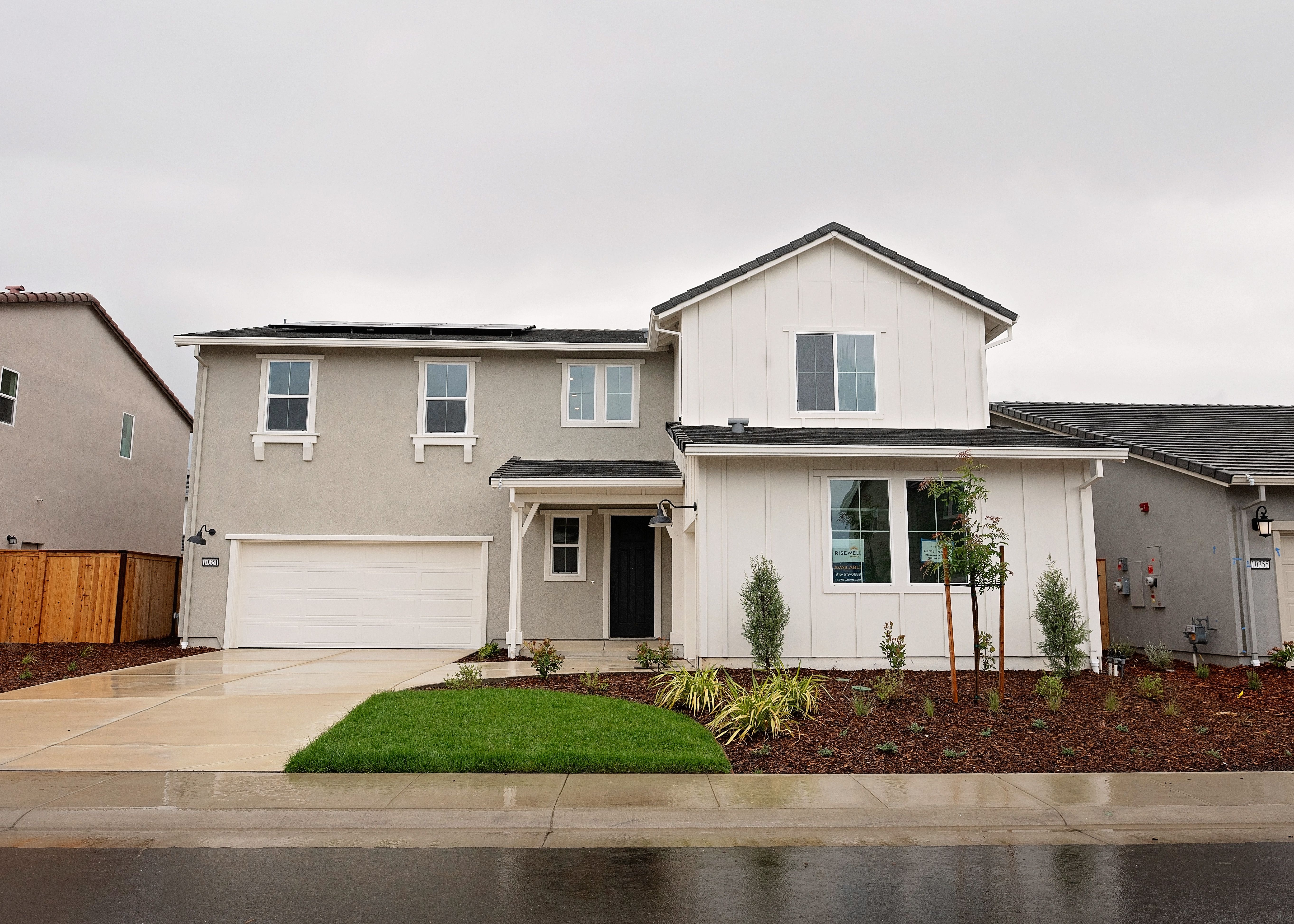 The Residences at Arbor Ranch por Risewell Homes en Sacramento California