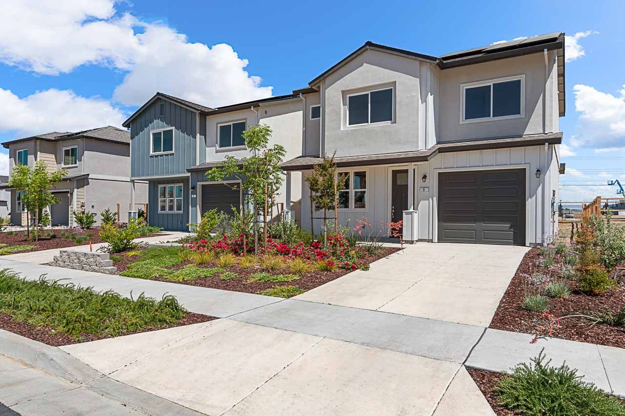 casa en Valley Vista por Next New Homes Group