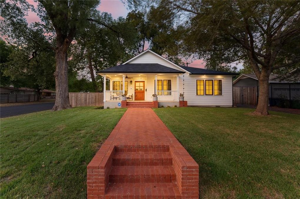 Okman Building Company por Okman Building Company en Austin Texas