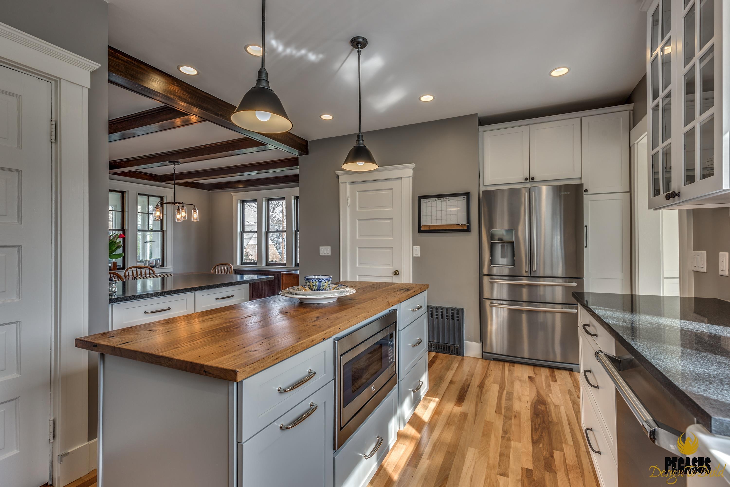 casa en Pegasus Design-To-Build LLC por Pegasus Design-To-Build LLC