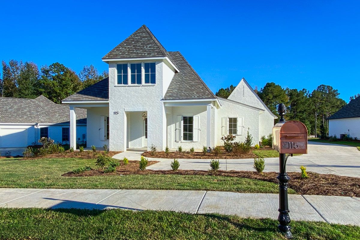 Portico Homes por Portico Homes en Jackson Mississippi