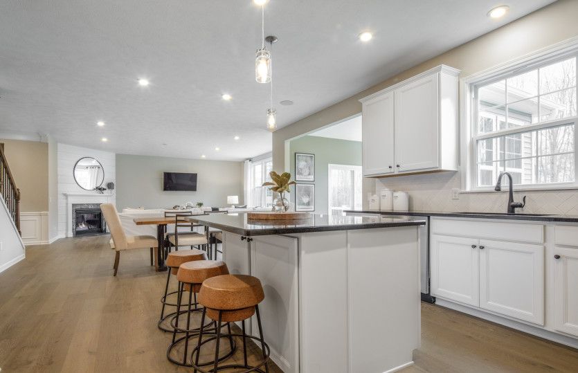 Chef's Kitchen with Large Island
