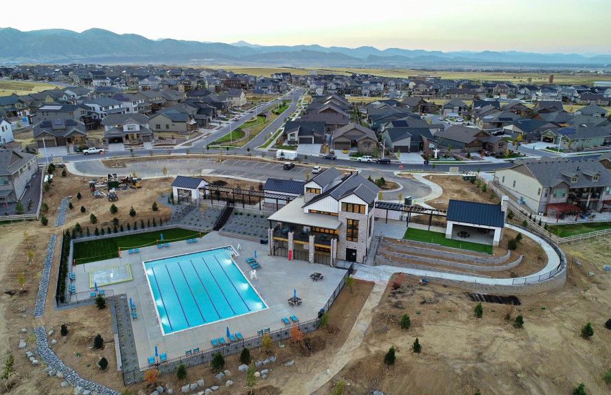 casa en Sterling Ranch Apex Collection por Pulte Homes